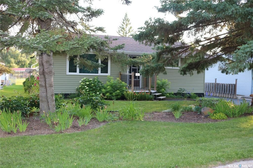 Property Photo: 509 Mark Avenue SK S0G 3N0