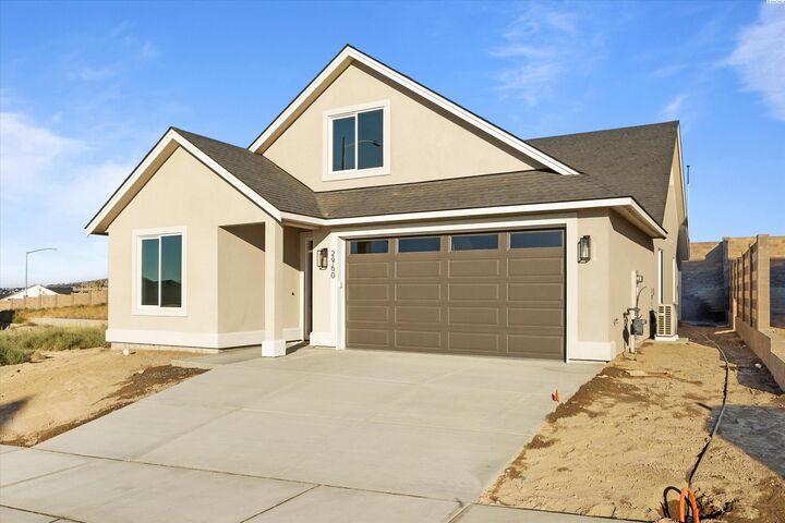 Property Photo: 2960 Meadowlark Avenue WA 99352