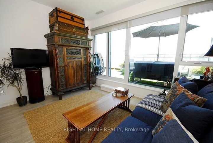 Property Photo: 1830 Bloor Street 907 ON M6P 0A2