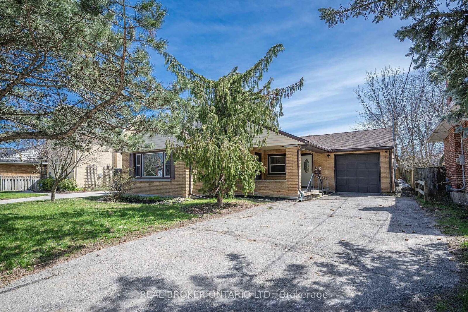 Property Photo: 685 Frederick Street ON N2B 2B3