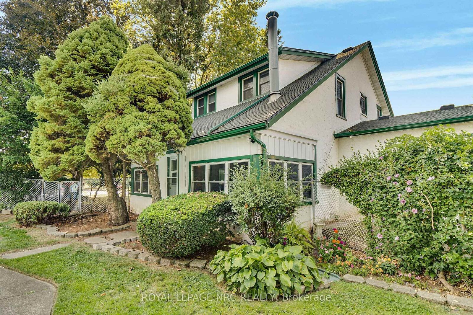 Photo de la propriété:  6511 Riall Street  ON L2J 1Z4 