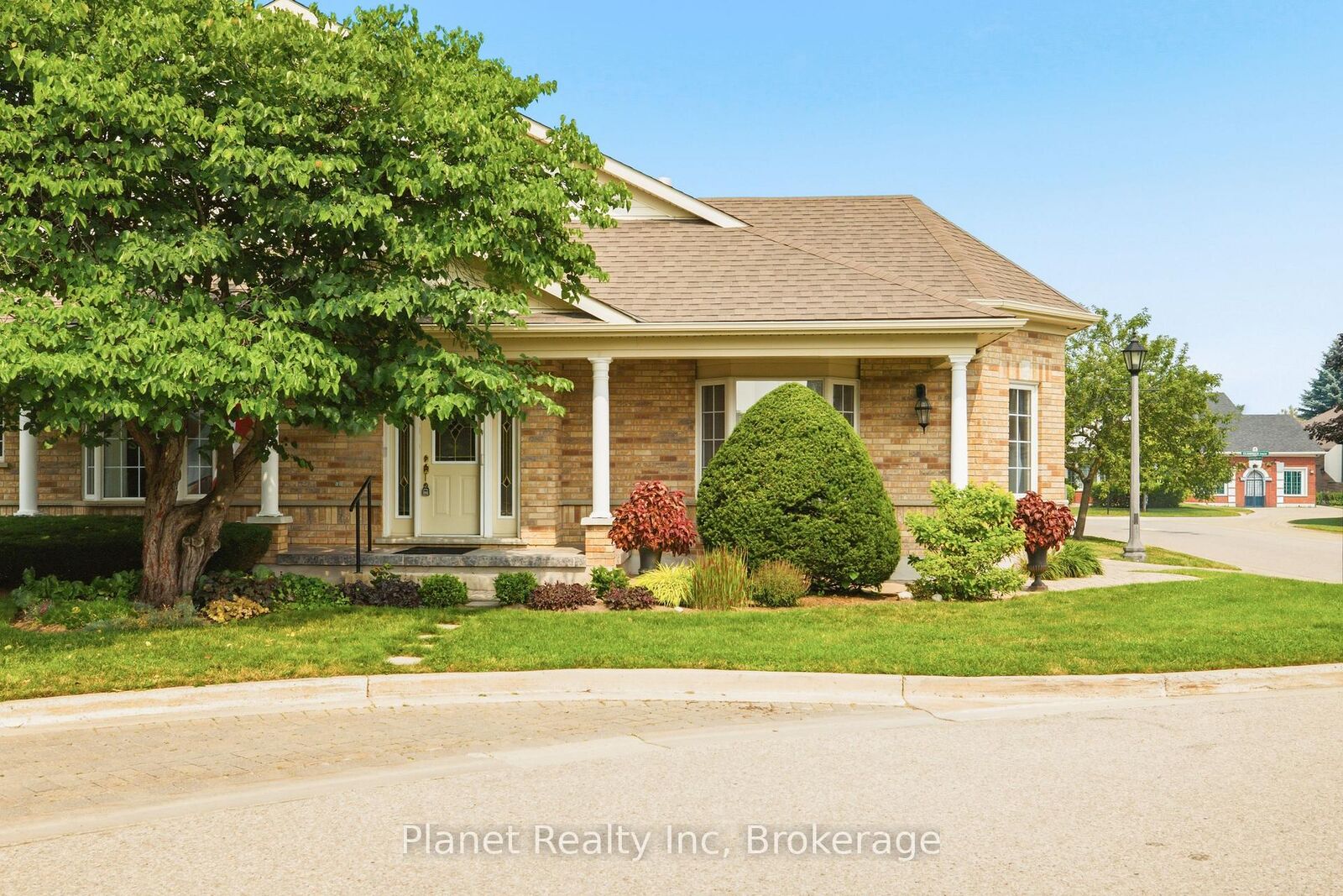Property Photo: 59 Honeysuckle Drive ON N1G 4X7