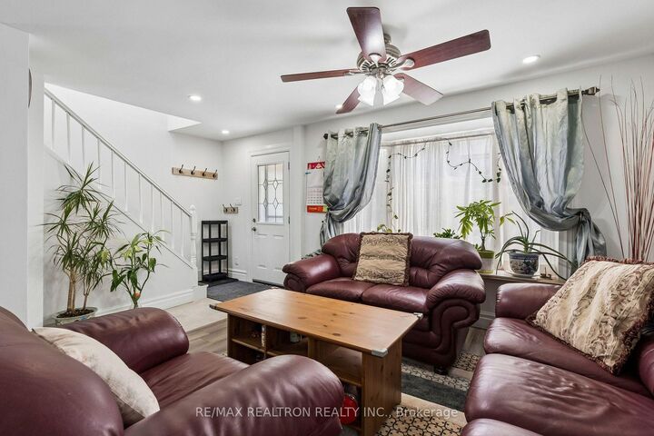 Property Photo: 28 Machell Avenue ON L4G 2R7