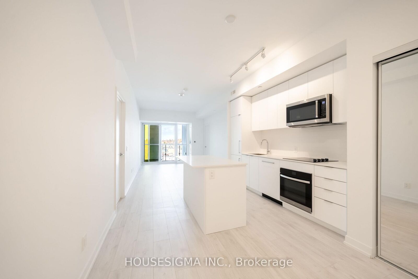 Property Photo: 181 Sheppard Avenue E 703 ON M2N 0L9