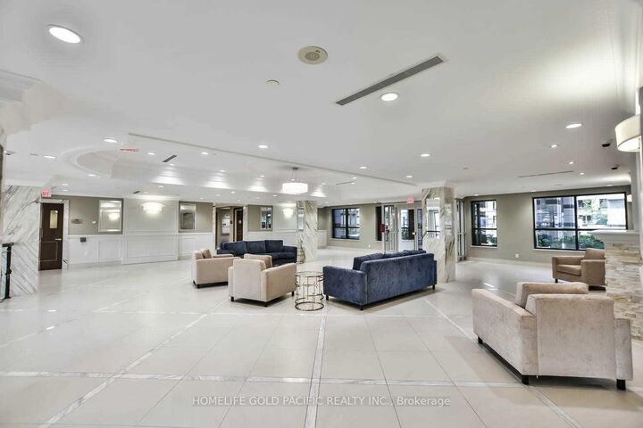 Property Photo:  38 Cedarland Drive 1807  ON L6G 1C7 
