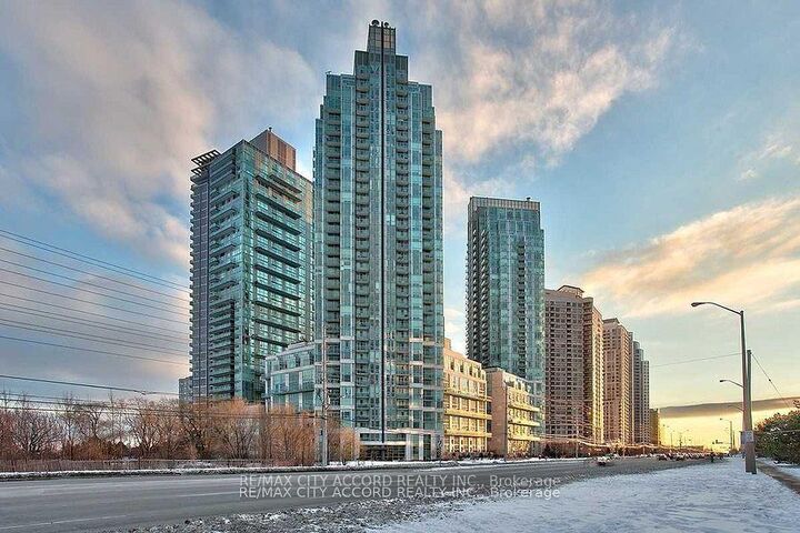 220 Burnhamthorpe Road W 1801 — photo 1