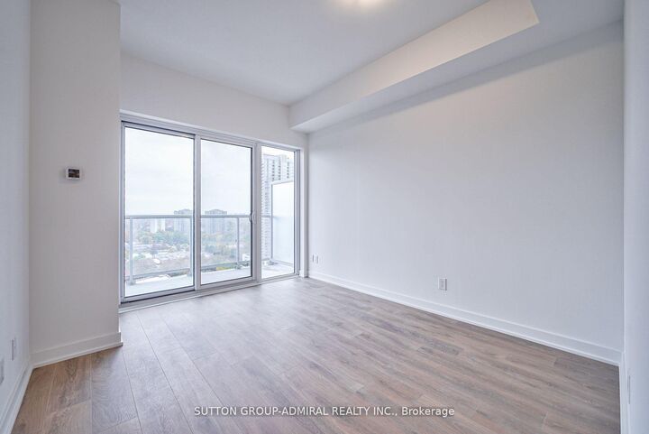 Property Photo: 2033 Kennedy Road 1905 ON M1T 3G2