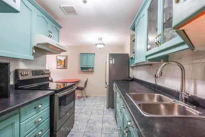 264 Grantham Avenue N 208 — photo 1