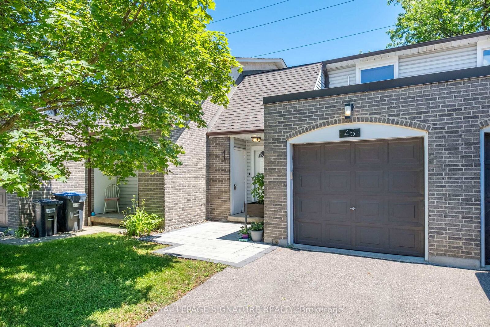 Property Photo: 2440 Bromsgrove Road 45 ON L5J 4J7