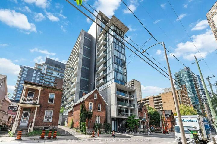 Property Photo: 224 Lyon Street 1405 ON K1R 0C1
