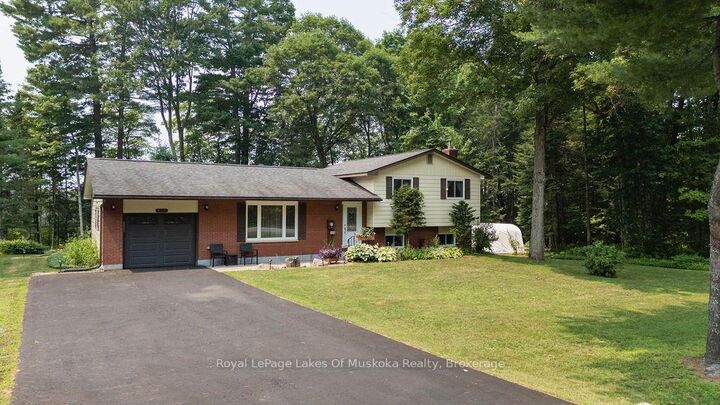 950 Muskoka #3 Road N — photo 1
