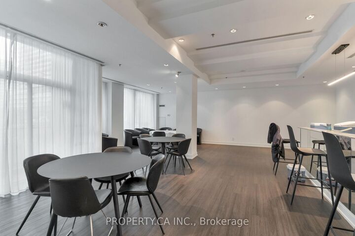 Property Photo: 88 Broadway Avenue 1004 ON M4P 0A5