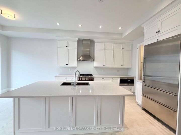Property Photo: 433 York Downs Boulevard ON L6C 3R3