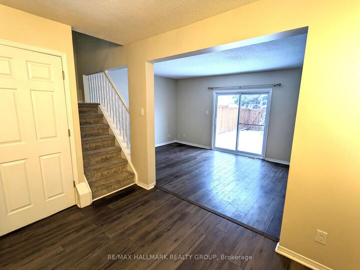 Property Photo: 6464 Colony Square 21 ON K1C 3E2
