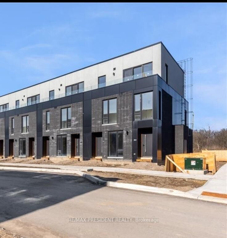 Property Photo:  141 Everett Common  ON L2P 0G7 