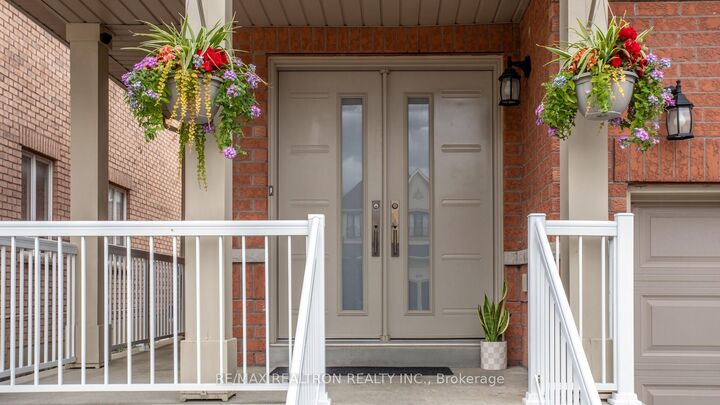 Property Photo: 492 Pleasant Ridge Avenue ON L4J 8X2