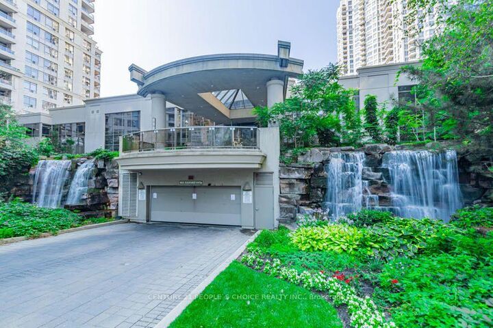 Property Photo: 3880 Duke Of York Boulevard 1906 ON L5B 4M7