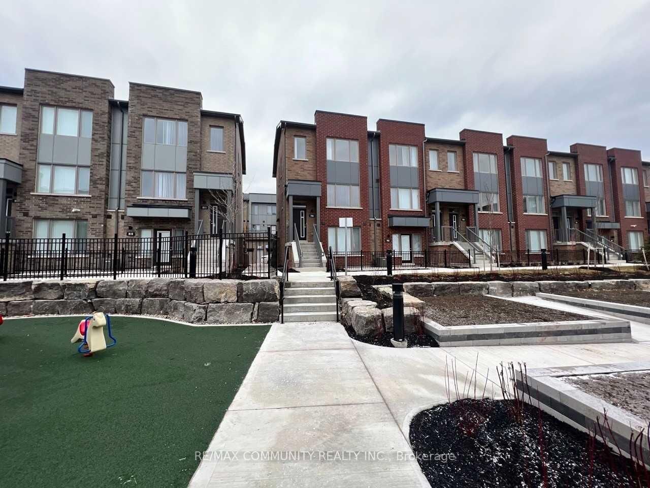Property Photo: 1525 Kingston Road 701 ON L1V 0E9