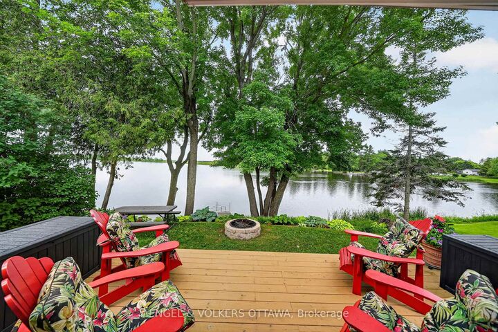 Property Photo: 131 Bay Street ON K7C 4K9