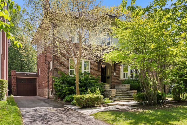 202 Dinnick Crescent — photo 1