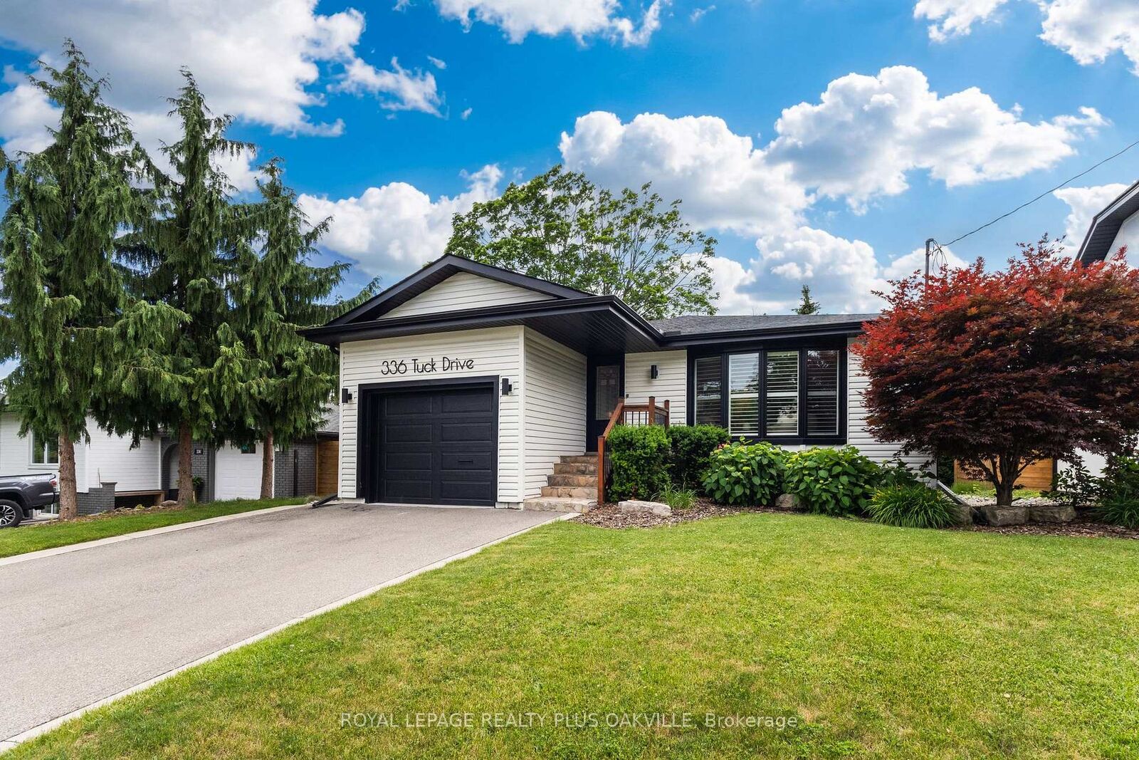 Property Photo: 336 Tuck Drive ON L7L 2R3