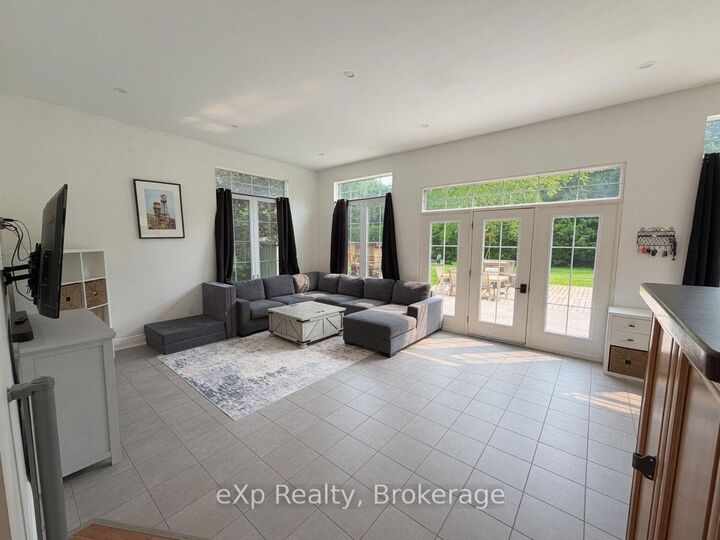Property Photo: 853 7th Avenue ON N4N 2K3