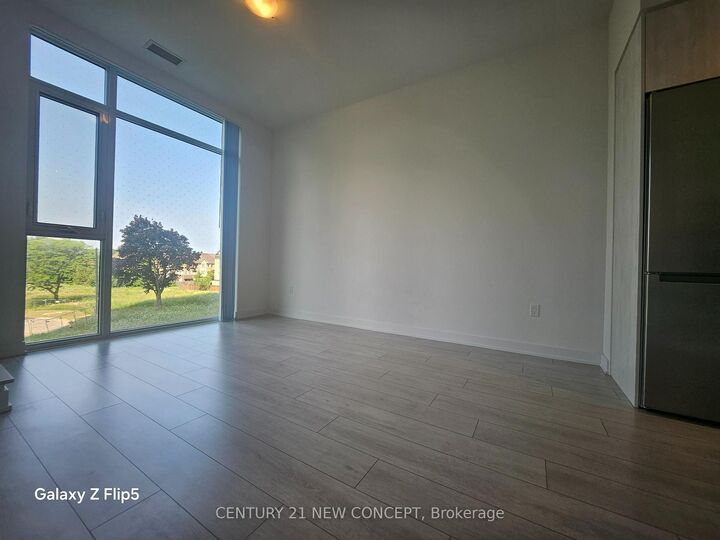 Property Photo: 5858 Yonge Street 201 ON M2M 0C6
