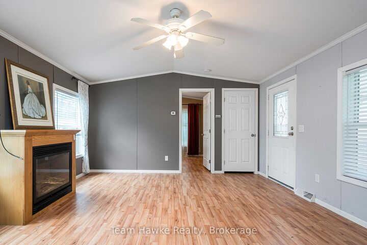 Property Photo: 97 Georgian Glen Drive ON L9Z 1K8