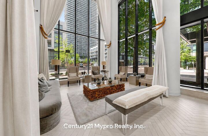 Property Photo: 59 Annie Craig Drive 1008 ON M8V 0C4