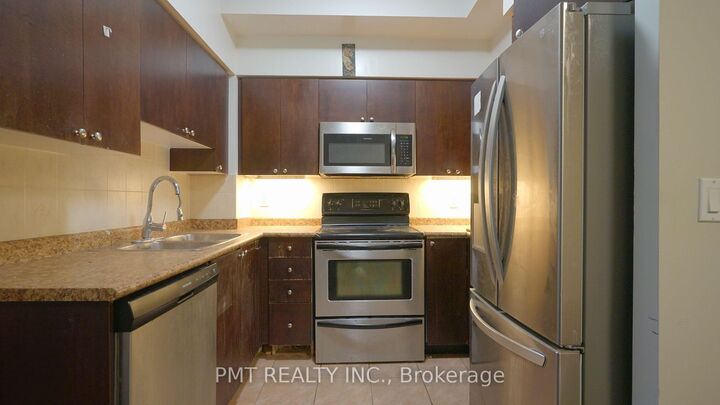 Property Photo:  388 Prince Of Wales Drive 305  ON L5B 0A1 