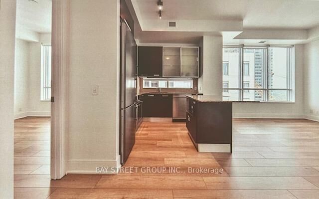 Property Photo:  21 Balmuto Street 2401  ON M4Y 1W4 