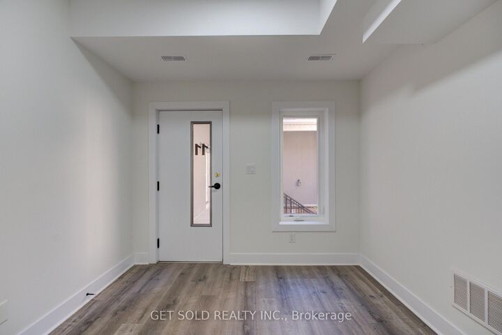 Property Photo: 6701 Thorold Stone Road 11 ON L2J 1B3