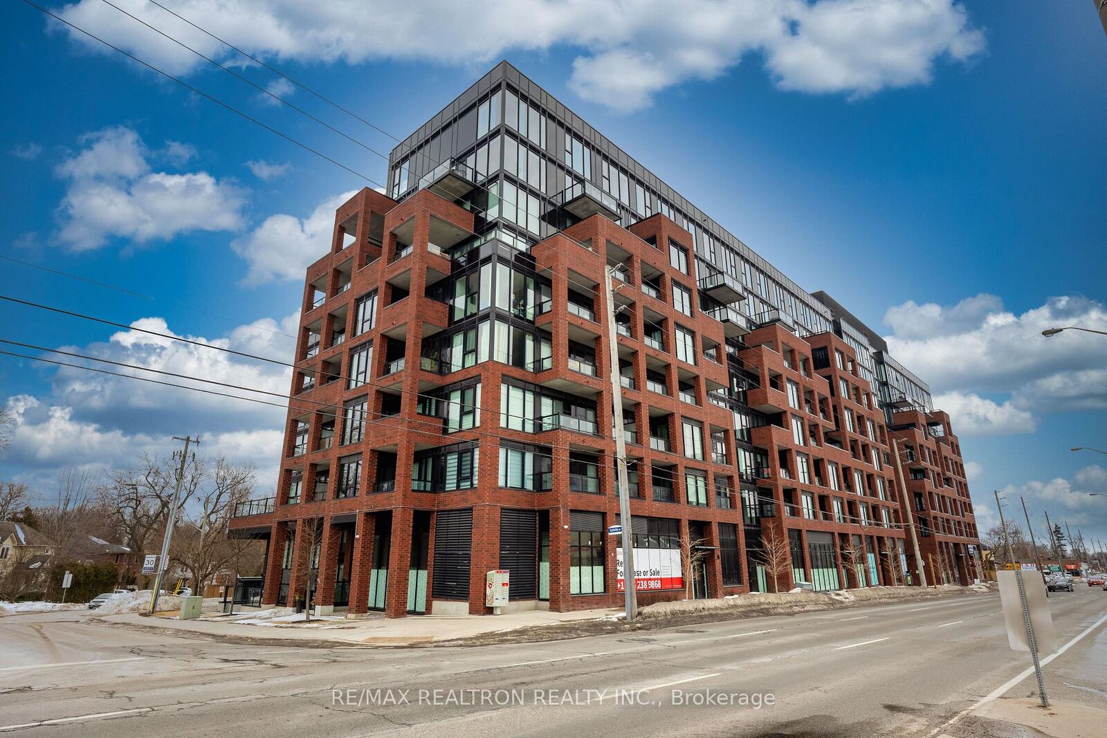 Property Photo:  2799 Kingston Road 910  ON M1M 0E3 