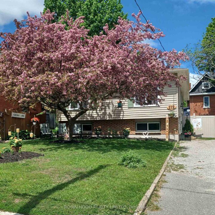 112 Borland Street E — photo 1