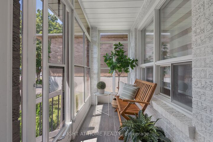 Property Photo: 229 Billings Crescent ON L3Y 7Y8