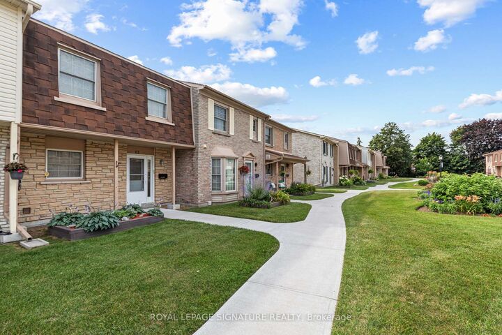 Property Photo: 580 Eyer Drive 42 ON L1W 3B7