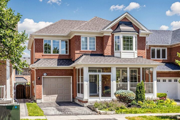 74 Trojan Crescent — photo 1