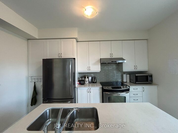 Property Photo: 15 Wildflower Way Unit Aa, 2nd Floor ON M1E 2T1