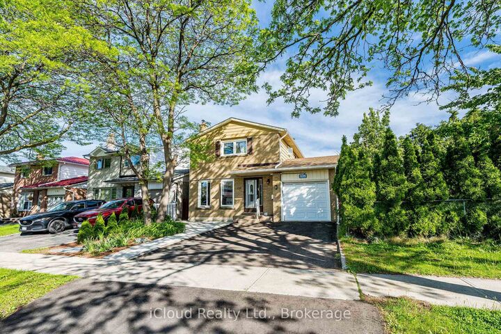 Property Photo: 135 Autumn Glen Circle ON M9W 6B3