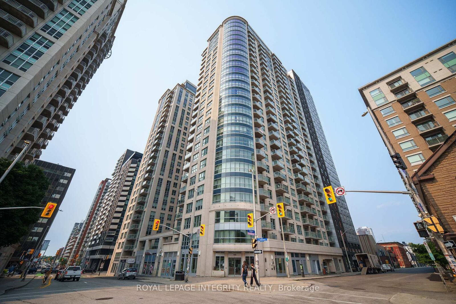 Property Photo: 195 Besserer Street 1504 ON K1N 0B6