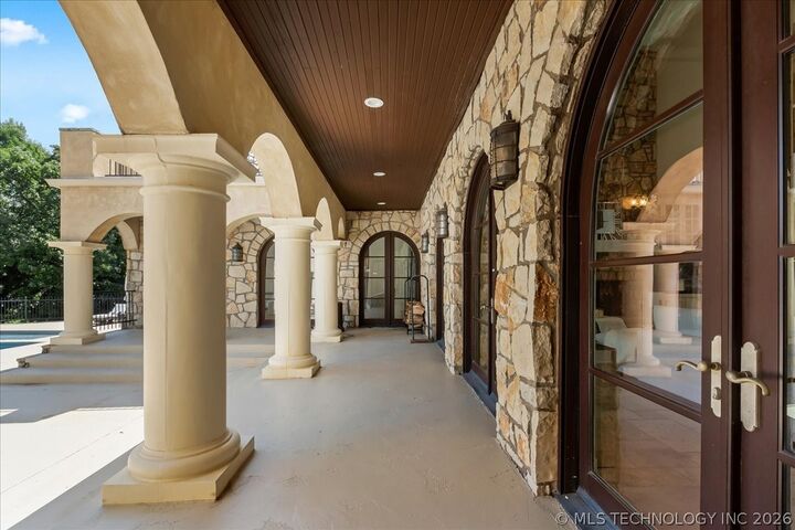 Property Photo: 10710 S Fir Place OK 74037