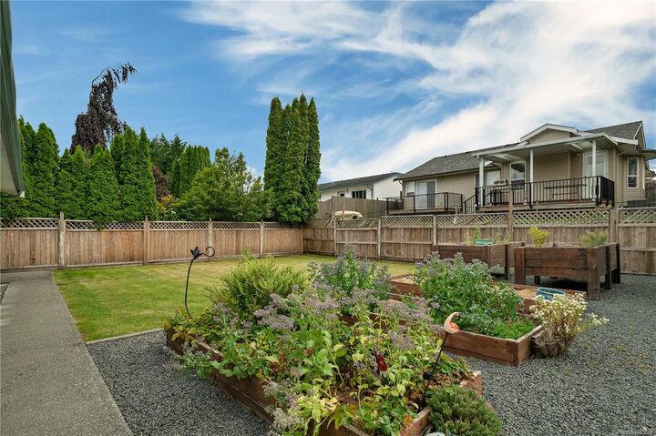 Property Photo: 428 Raza Pl BC V9W 6T3