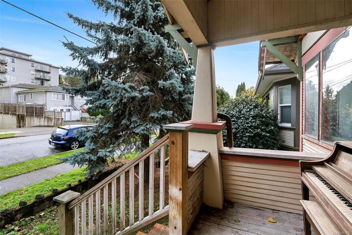 Property Photo: 2652 Blackwood St BC V8T 3W3