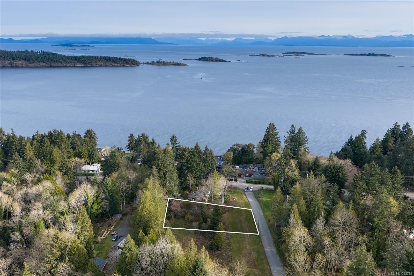 Property Photo: 7709 Lantzville Rd BC V0R 2H0