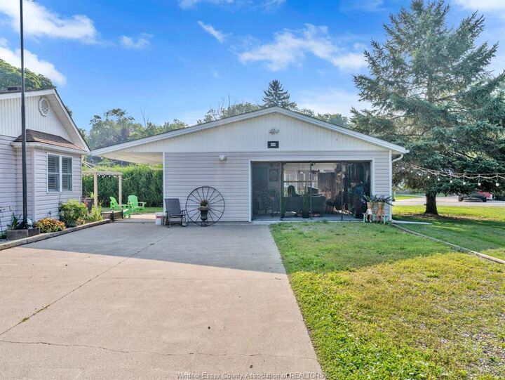 Property Photo: 290 Wawa Crescent ON N0R 1G0