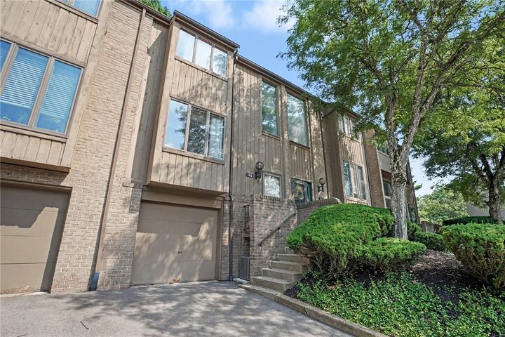 Property Photo: 162 Linden Ct PA 15237