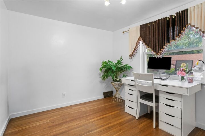 Property Photo: 1038 Ardmore Manor Dr PA 15221