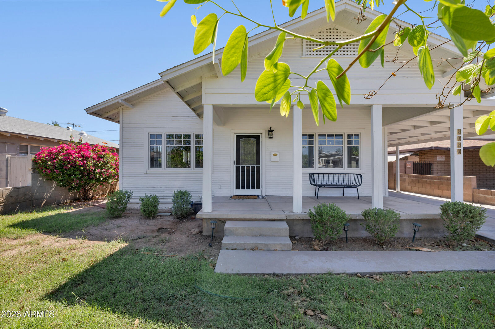 Property Photo:  2029 N Richland Street  AZ 85006 