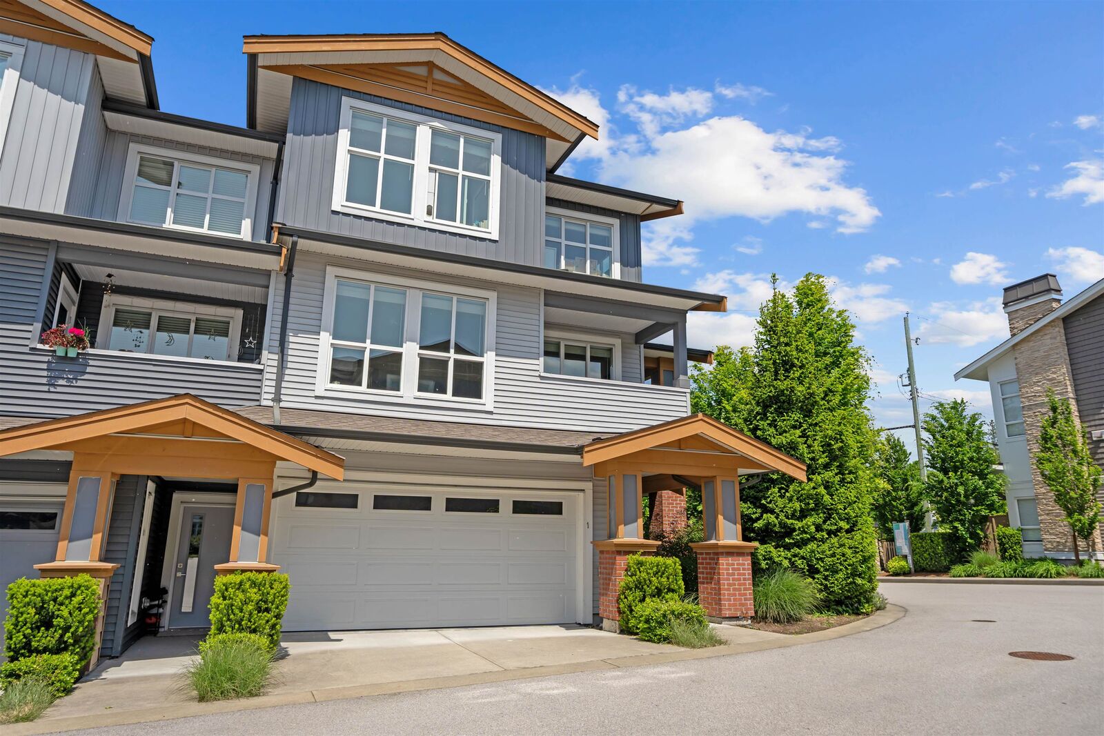 Property Photo: 24086 104 Avenue 1 BC V2W 1J2
