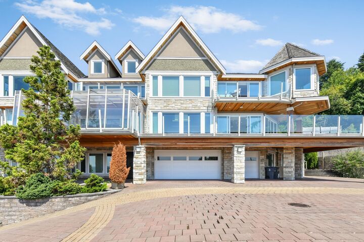 Property Photo: 13421 55A Avenue BC V3X 3B5
